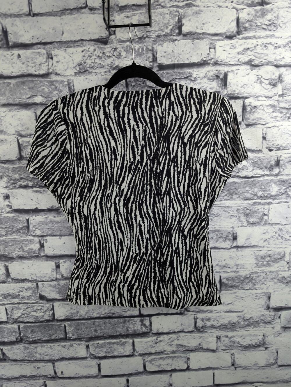 Joneswear Black & White Top